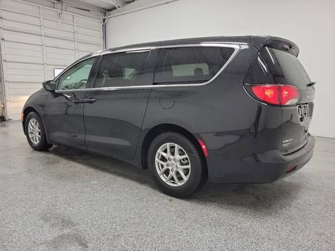 Used 2024 Chrysler Voyager LX FWD image 4