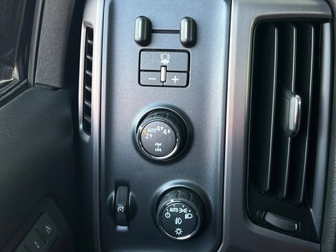 Used 2018 GMC Sierra 1500 SLT w/ All Terrain Package AWD/4WD image 35