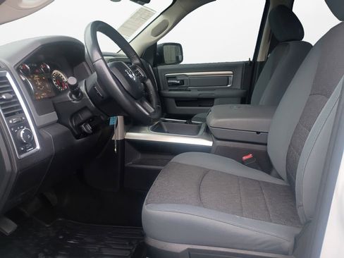 Used 2018 RAM 1500 SLT RWD image 19