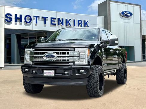 Used 2018 Ford F250 Platinum w/ Platinum Ultimate Package AWD/4WD image 3