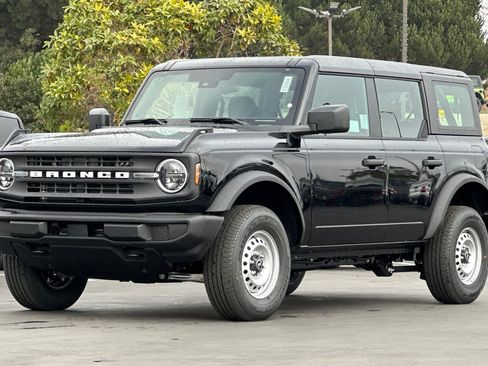 New 2025 Ford Bronco Base image 15