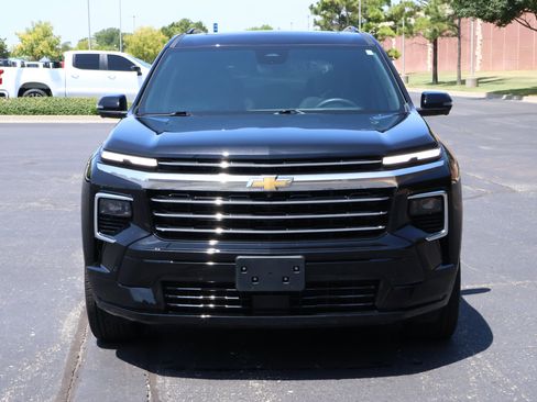 Used 2025 Chevrolet Traverse High Country w/ LPO, Floor Liner Package AWD/4WD image 35