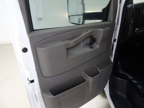 Used 2019 Chevrolet Express 3500 w/ Power Convenience Package RWD image 15