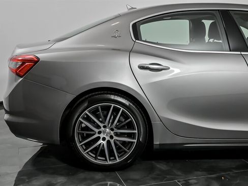 Used 2019 Maserati Ghibli S image 12