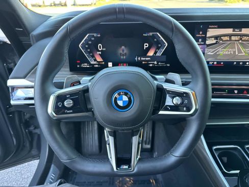 Certified 2025 BMW 750e xDrive w/ Executive Package image 31