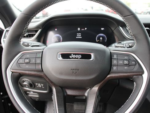 New 2025 Jeep Grand Cherokee L Limited w/ Black Appearance Package image 11