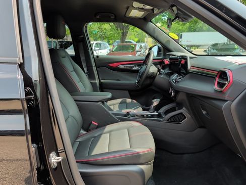Used 2026 Chevrolet TrailBlazer RS AWD/4WD image 37