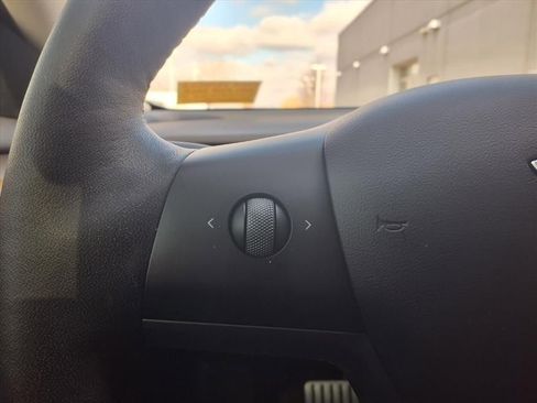 Used 2022 Tesla Model 3 Performance image 12