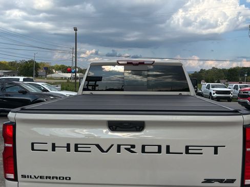 Used 2026 Chevrolet Silverado 2500 ZR2 w/ LPO, Dark Essentials Package AWD/4WD image 14