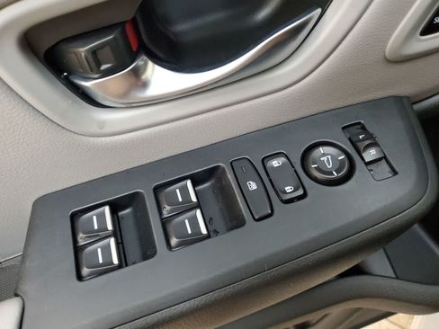Certified 2025 Honda Pilot EX-L image 17