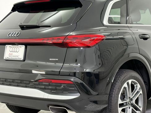 Certified 2025 Audi Q5 Premium w/ Convenience Package AWD/4WD image 12