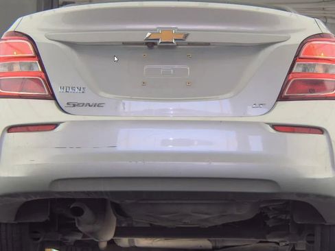 Used 2019 Chevrolet Sonic LT FWD image 7