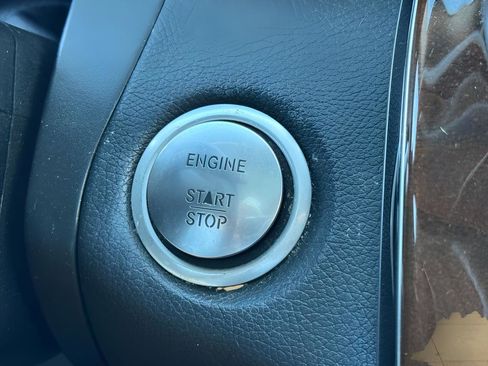 Used 2016 Mercedes-Benz GLC 300 4MATIC image 27