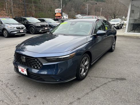 Used 2024 Honda Accord EX image 4