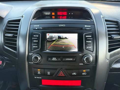 Used 2013 Kia Sorento EX image 30