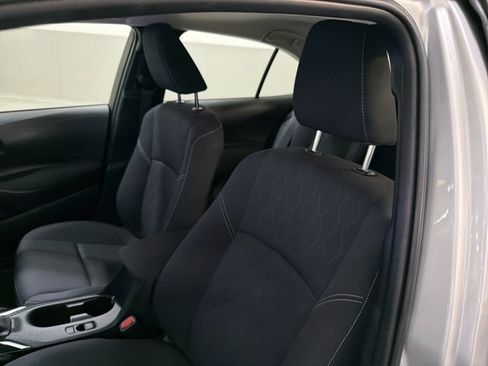 Used 2023 Toyota Corolla LE FWD image 5
