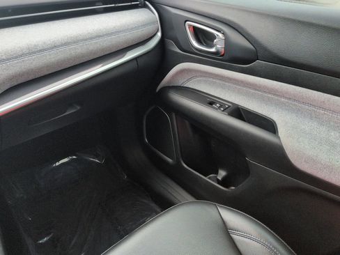 Used 2022 Jeep Compass Latitude image 17