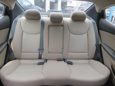 Used 2016 Hyundai Elantra SE FWD image 20