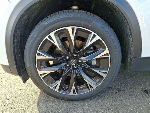 Certified 2024 MAZDA CX-90 Plug-In Hybrid w/ Premium Pkg image 10