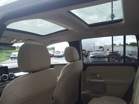 Certified 2023 Mercedes-Benz GLB 250 4MATIC w/ Premium Package image 19