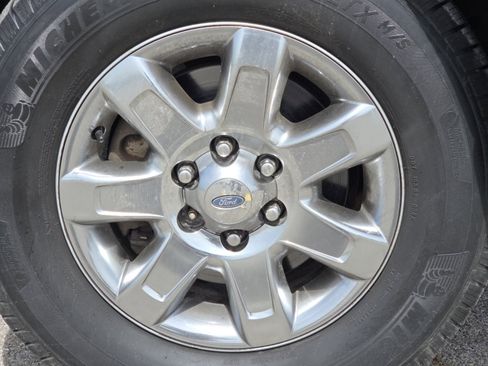 Used 2013 Ford F150 XLT w/ Luxury Equipment Group AWD/4WD image 9
