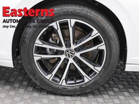 Used 2025 Volkswagen Jetta Sport FWD image 31