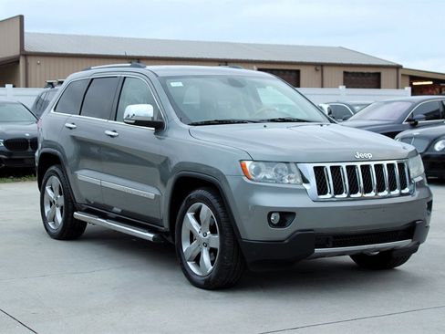 Used 2012 Jeep Grand Cherokee Overland image 9