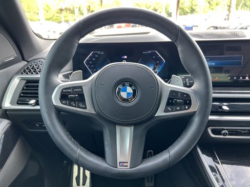 Used 2024 BMW X5 sDrive40i w/ M Sport Package RWD image 18