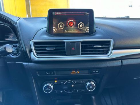 Used 2017 MAZDA MAZDA3 Touring image 17