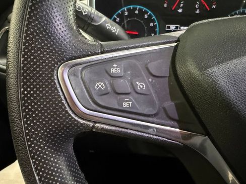 Used 2019 Chevrolet Equinox LS w/ LS Convenience Package FWD image 17