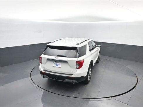Certified 2023 Ford Explorer Limited w/ Equipment Group 301A image 30