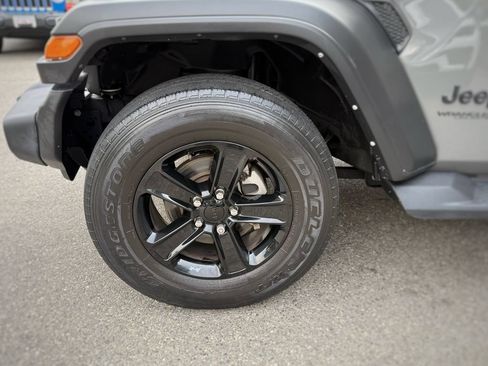 Used 2022 Jeep Wrangler Unlimited Sport AWD/4WD image 18