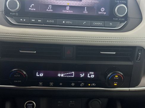 Used 2023 Nissan Rogue SV image 23