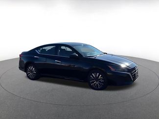 Used 2025 Nissan Altima 2.5 SV video 2