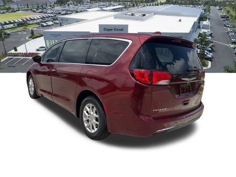 Used 2020 Chrysler Pacifica Touring w/ Advanced Safetytec Group FWD image 22