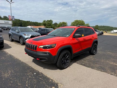 Used 2021 Jeep Cherokee Trailhawk w/ Premium Leather Package AWD/4WD image 8