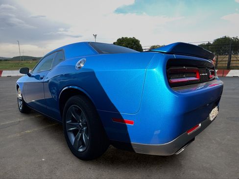 Used 2019 Dodge Challenger SXT RWD image 4