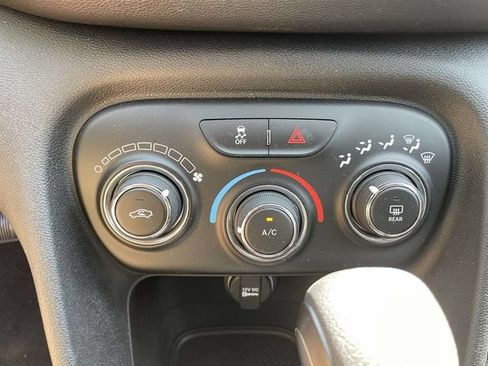 Used 2015 Dodge Dart SE w/ Convenience Group FWD image 27