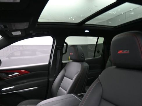 Certified 2024 Chevrolet Traverse Z71 w/ Enhanced Driving Package image 11