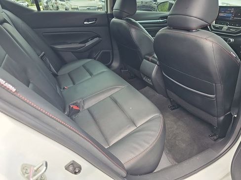 Used 2023 Nissan Altima 2.5 SR w/ SR Premium Package FWD image 15