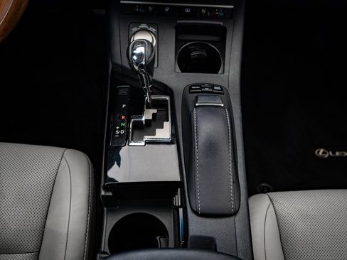 Used 2013 Lexus ES 300h image 36