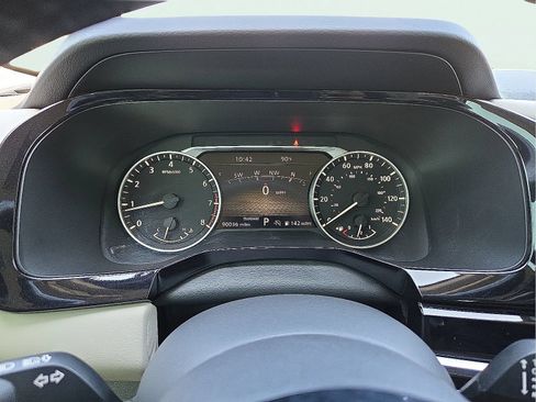 Used 2022 Nissan Pathfinder SL FWD image 23
