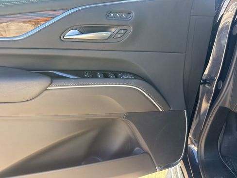 Certified 2024 Cadillac Escalade ESV Premium Luxury image 13