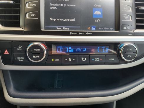 Used 2018 Toyota Highlander XLE FWD image 86