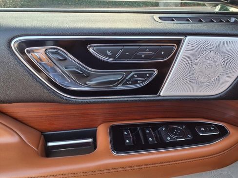 Used 2021 Lincoln Navigator Reserve w/ Luxury Package image 16