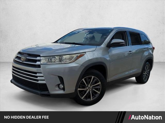 Used 2019 Toyota Highlander XLE FWD image 1