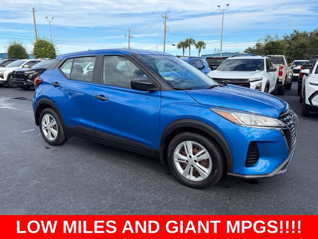 Used 2021 Nissan Kicks S FWD image 1