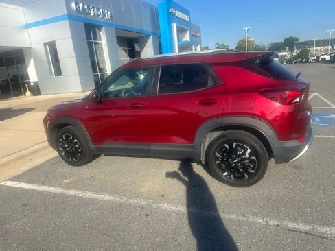 Used 2022 Chevrolet TrailBlazer LT FWD image 4