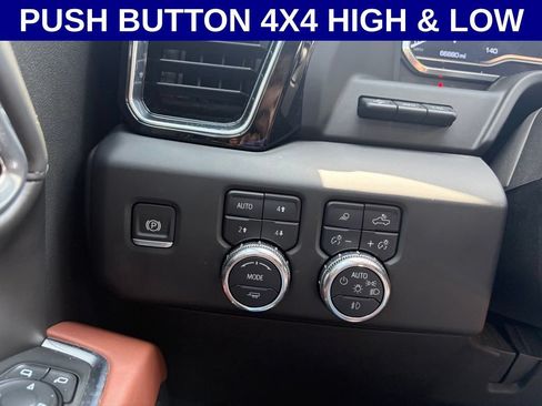 Used 2025 GMC Sierra 2500 Denali Ultimate AWD/4WD image 15