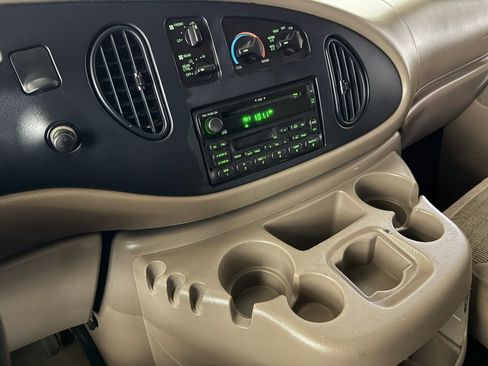 Used 2002 Ford E-350 and Econoline 350 Van image 51